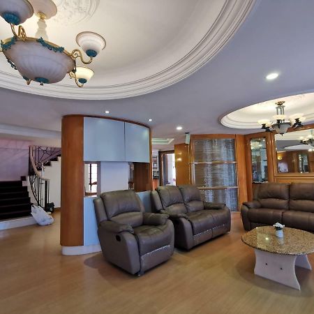 Marina Court Luxury Penthouse Appartement Kota Kinabalu Buitenkant foto