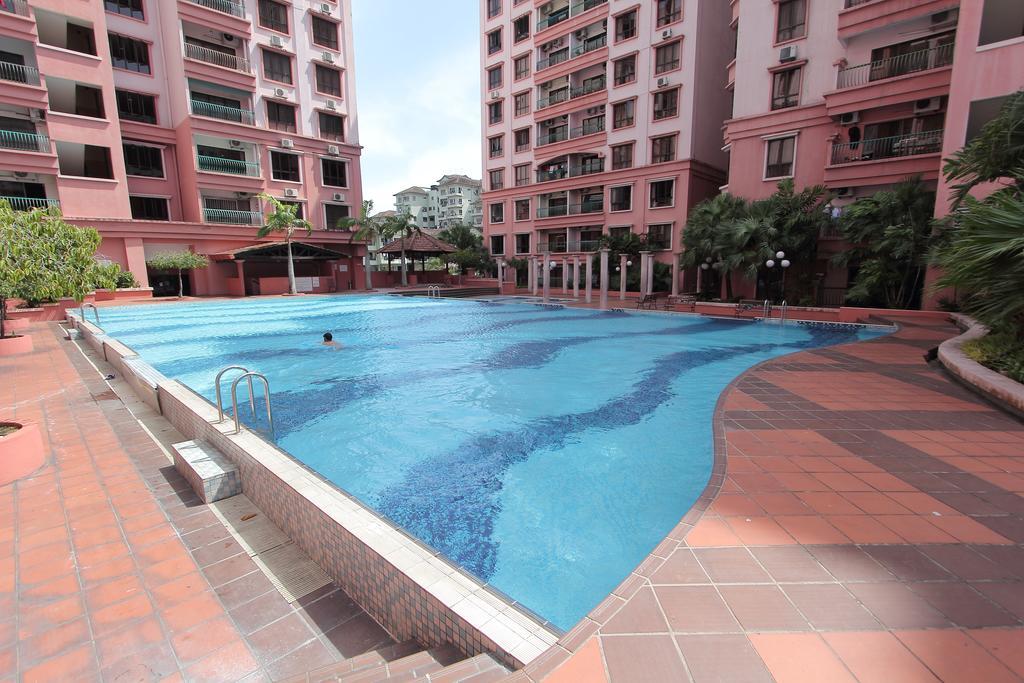 Marina Court Luxury Penthouse Appartement Kota Kinabalu Buitenkant foto